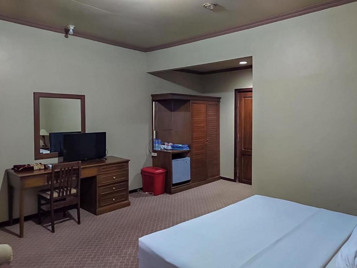 Hotel Indiana Syariah Mitra Reddoorz Tanjung  Exteriör bild