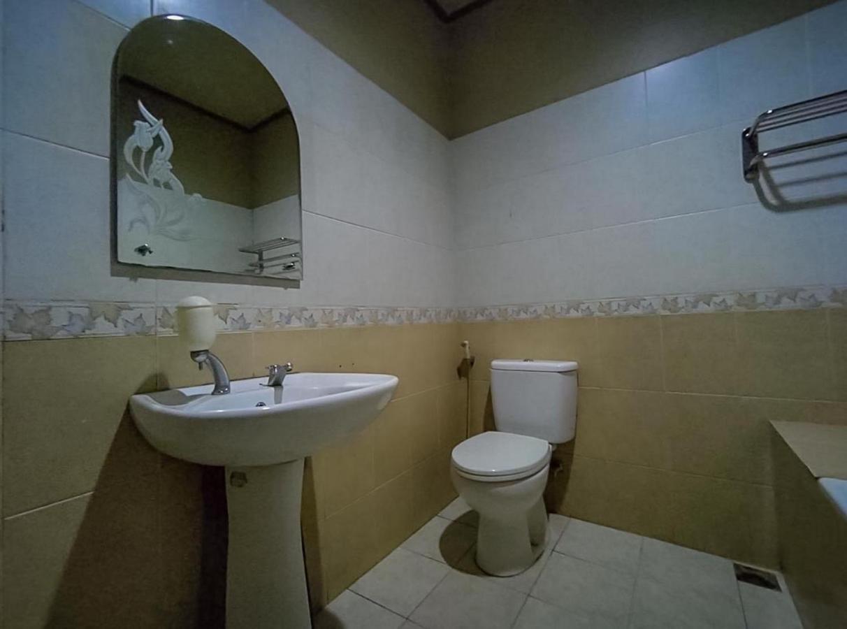 Hotel Indiana Syariah Mitra Reddoorz Tanjung  Exteriör bild