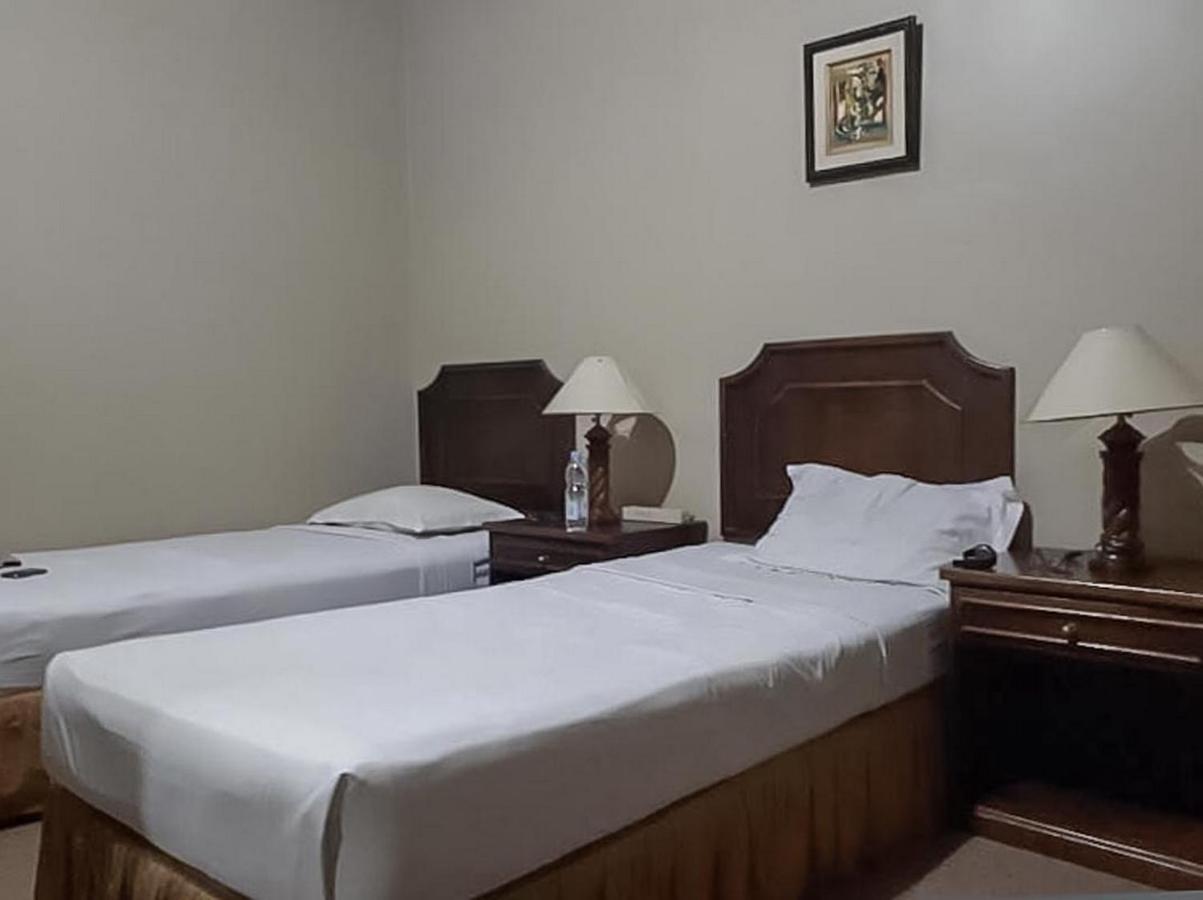 Hotel Indiana Syariah Mitra Reddoorz Tanjung  Exteriör bild