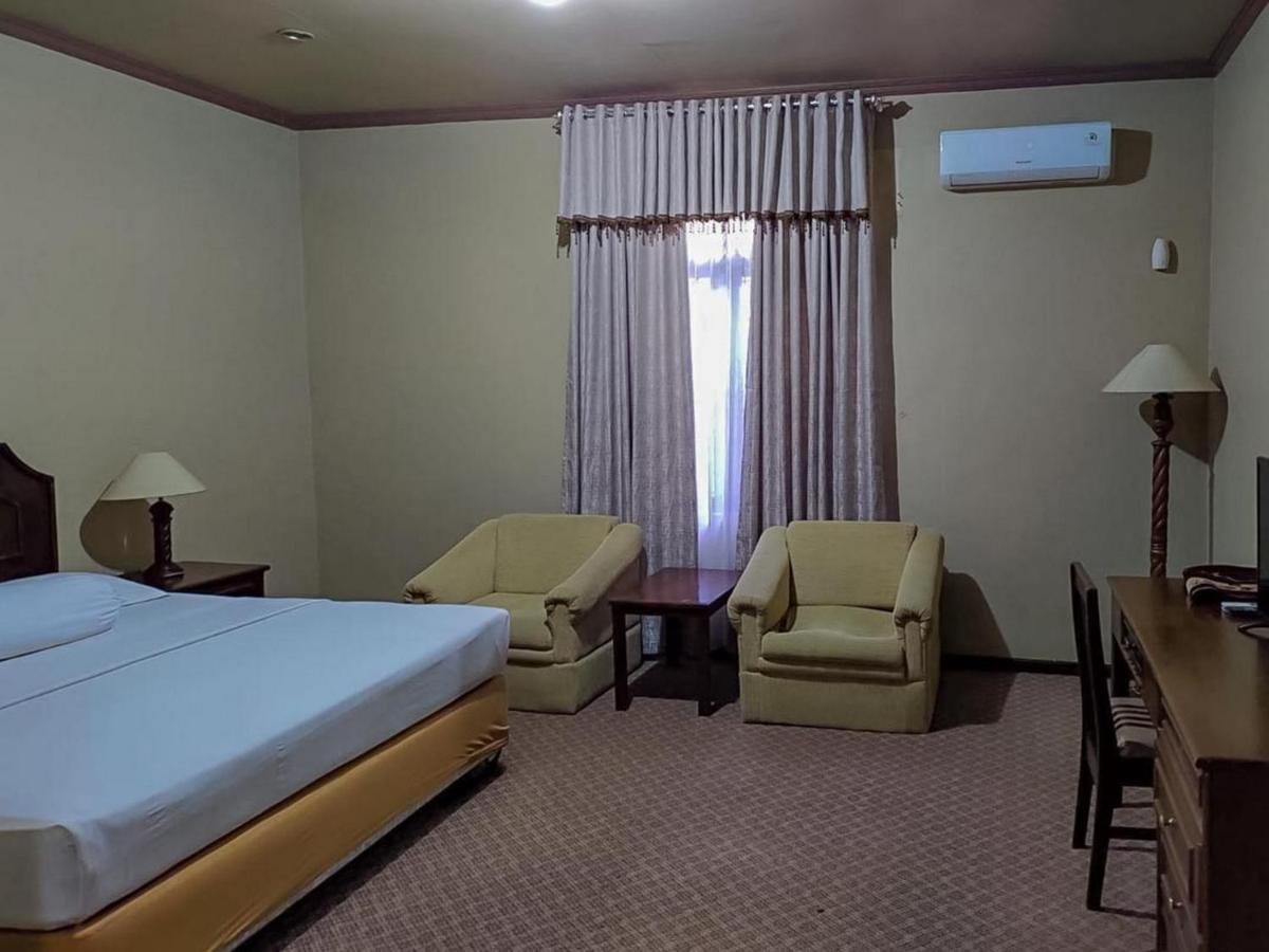 Hotel Indiana Syariah Mitra Reddoorz Tanjung  Exteriör bild